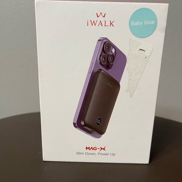 iWALK MAG-X Magnetic Wireless Power Bank, 5000mAh baby blue - Picture 1 of 6